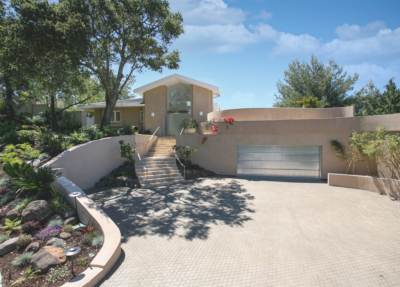 Notable Sale 01 – Wozniak Estate picture